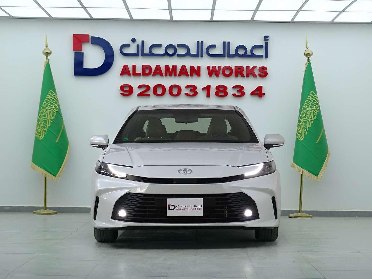 تويوتا كامري E بنزين 2025